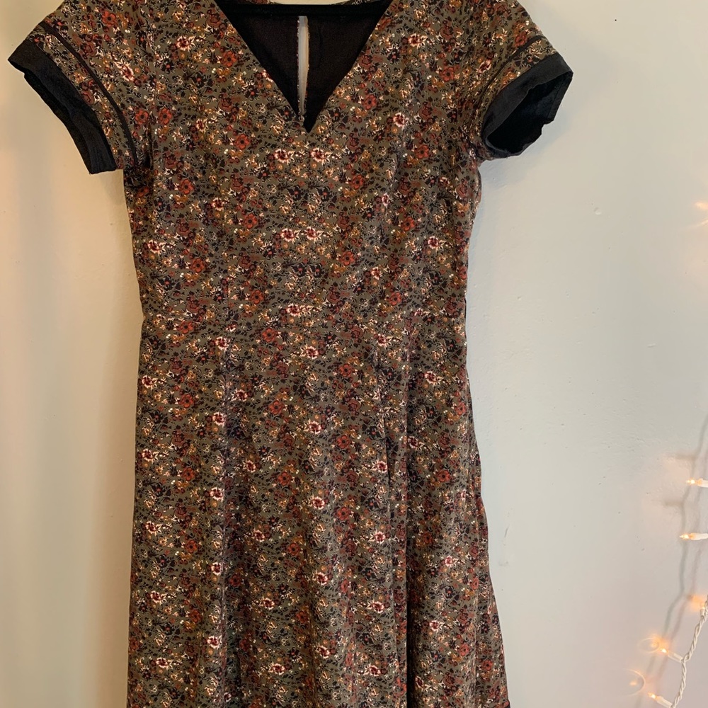 Eshakti Retro-Inspired Olive Floral Midi Short-Sleeve Dress, Size 12/L